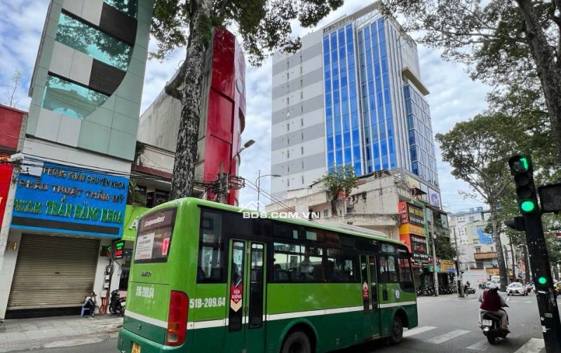 Siêu tòa nhà dòng tiền tốt đường Trần Quang Khải, giá siêu hiếm!!!