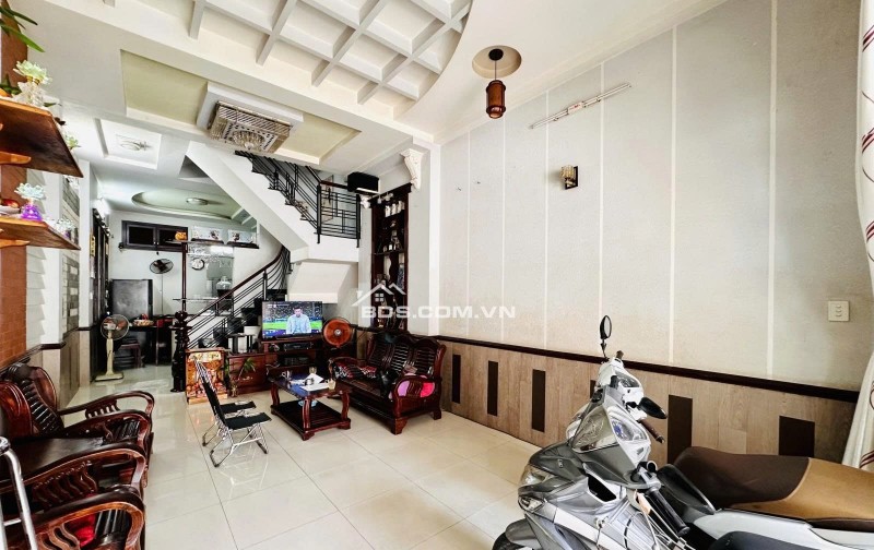 GẤP!!!Chỉ hơn 7 tỷ có nhà 4 lầu HXH Thống Nhất 60m2 5PN tiện làm VP gần trường Nguyễn Du.