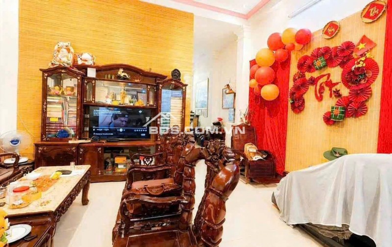 Nhà phố 4 lầu hẻm 364/ Dương Quảng Hàm 130m2 ngang 5m tiện KD khách sạn chỉ 19.8 tỷ.