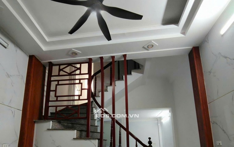 BÁN NHÀ ĐẸP 1.38 TỶ 2.5 TẦNG 36M2 ( ĐÔNG BẮC ) NGÕ ĐƯỜNG 19/5