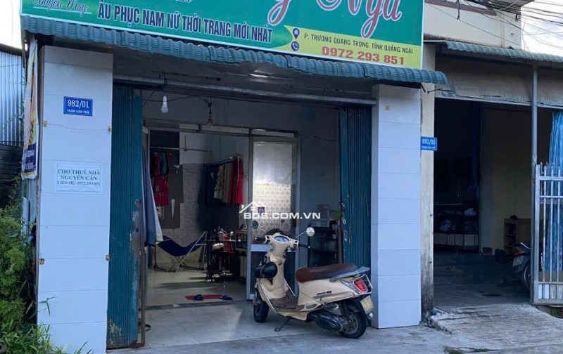 Cho thuê nhà mặt đường Trần Văn Trà, có thể kinh doanh và ở lại.