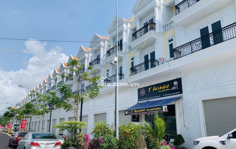 BÁN LÔ GÓC 106M2, NGANG 8M, SÁT SÂN BAY LONG THÀNH CHỈ 4 TỶ.