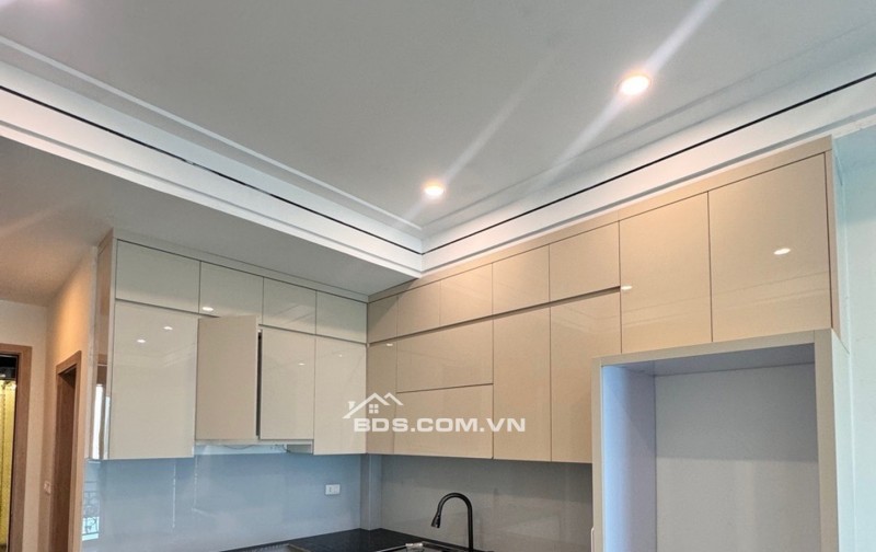 Bát Khối 10 tỷ ô tô đỗ cửa,7tầng thang máy,sổ đỏ Long Biên