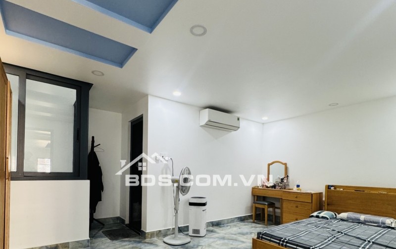 CHỈ 10.3 TỶ SỞ HỮU NHÀ 4 TẦNG HOÀNG DIỆU 2- HẺM XE HƠI TRÁNH- 4 TẦNG - 93m2 (5.5x17)