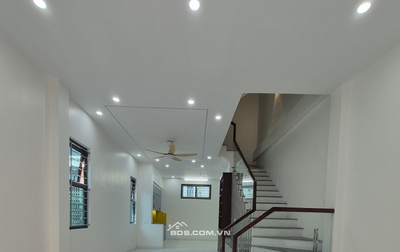 BÁN NHÀ 2.35 TỶ 3 TẦNG 45M2 NGÕ 10M RA ĐƯỜNG ĐÔ THỊ MỸ TRUNG
