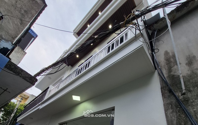 BÁN NHÀ ĐẸP 2.5 TỶ 3 TẦNG 50M2 XÂY ĐỘC LẬP NGÕ GIẢI PHÓNG