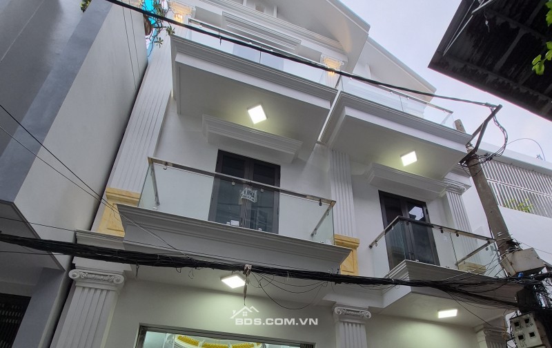 BÁN NHÀ ĐẸP 3.2 TỶ 3 TẦNG 48M2 Ô TÔ ĐỖ CỬA NGÕ TRẦN HUY LIỆU