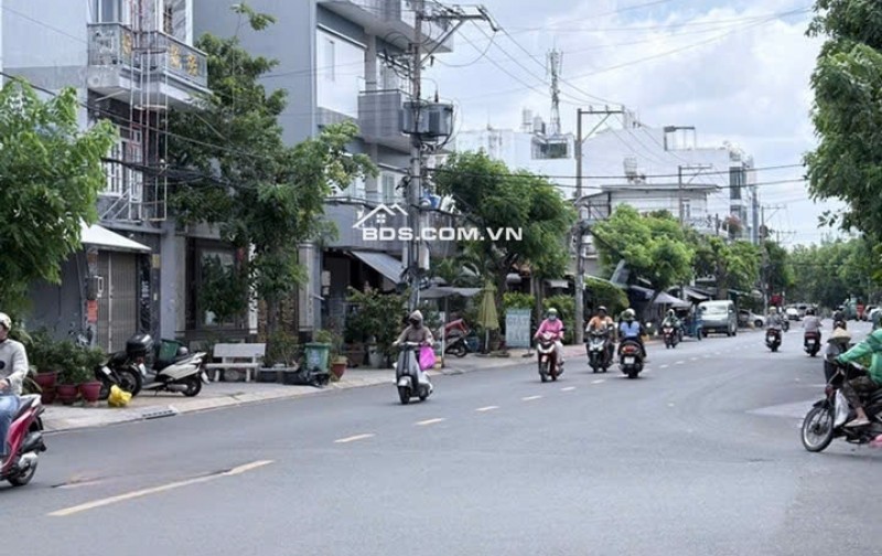 Nhà mặt tiền LÔ GÓC 5 lầu đẹp ngang 4.3m 65m2 Nguyễn Phúc Chu TB KD đa nghề 13.9 tỷ.