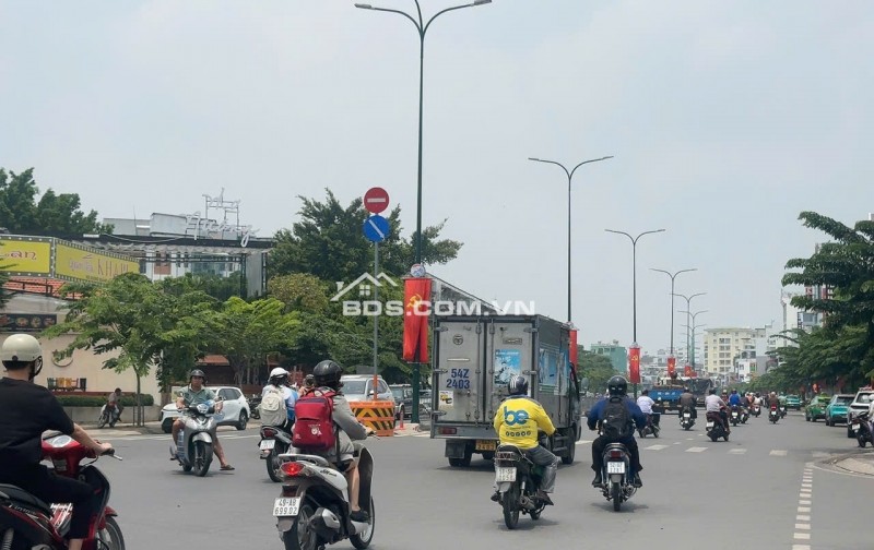 SỐC! Chỉ 23 tỷ có nhà MTKD Dương Quảng Hàm 176m2 ngang 5.5m tiện xây hầm+5L view Cityland.