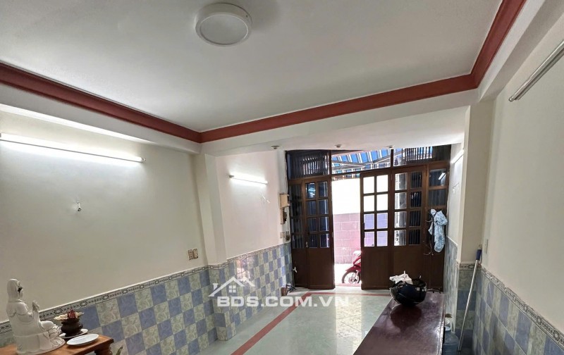 Cho thuê nhà 62/1 Xóm Đất P8 Q11 hẻm 3m, Đúc 3.5 tấm