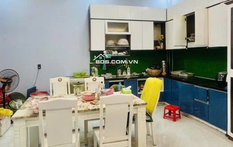 Bán nhà 3 lầu HXH Nguyễn Văn Khối ngang 8m 120m2 gần CV Làng Hoa vài căn ra MT chỉ 15 tỷ.