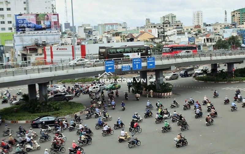 Bán nhà nát 5 lầu MTKD ngay Hàng Xanh BT 140m2 ngang 5m sát Landmark 81 XVNT 19.8 tỷ