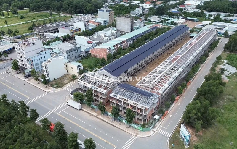 BÀI TOÁN KINH DOANH TẠI SHOPHOUSE FIESTA CENTRAL BÌNH DƯƠNG: KHI 
