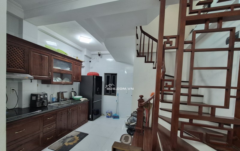 BÁN NHÀ DÂN XÂY GIÁ RẺ  1.65 TỶ 4 TẦNG FULL ĐỒ NGÕ TRẦN NHÂN TÔNG