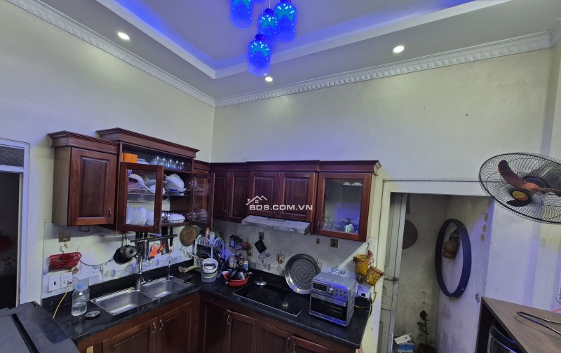 BÁN NHÀ ĐẸP 2.2 TỶ 3 TẦNG 48M2 NGÕ RỘNG VÀ NGẮN PHỐ BẾN NGỰ
