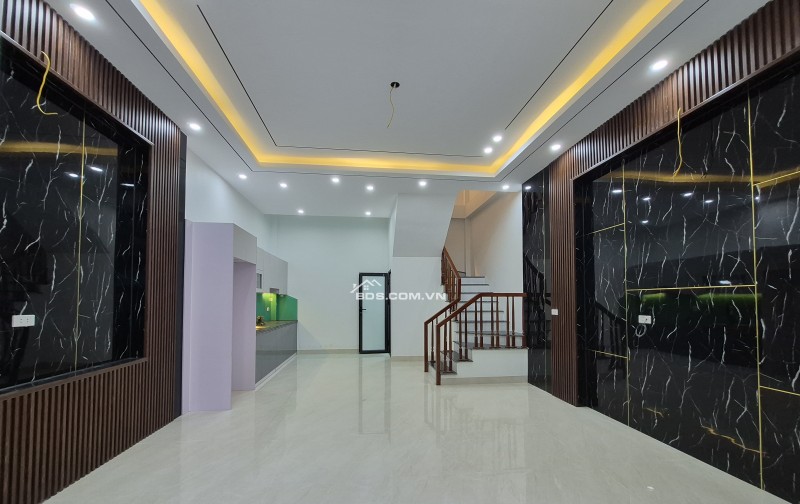 BÁN NHÀ ĐẸP 2.5 TỶ 3 TẦNG 50M2 XÂY ĐỘC LẬP NGÕ GIẢI PHÓNG