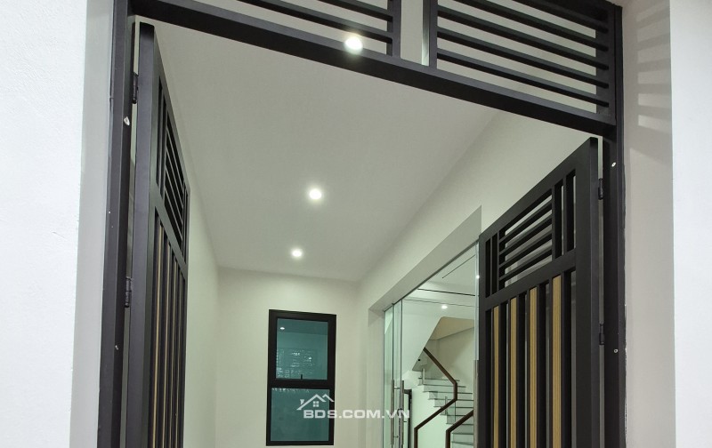 BÁN NHÀ ĐẸP 2.55 TỶ 3 TẦNG 52M2 NGÕ CỰC NGẮN ĐƯỜNG CÙ CHÍNH LAN