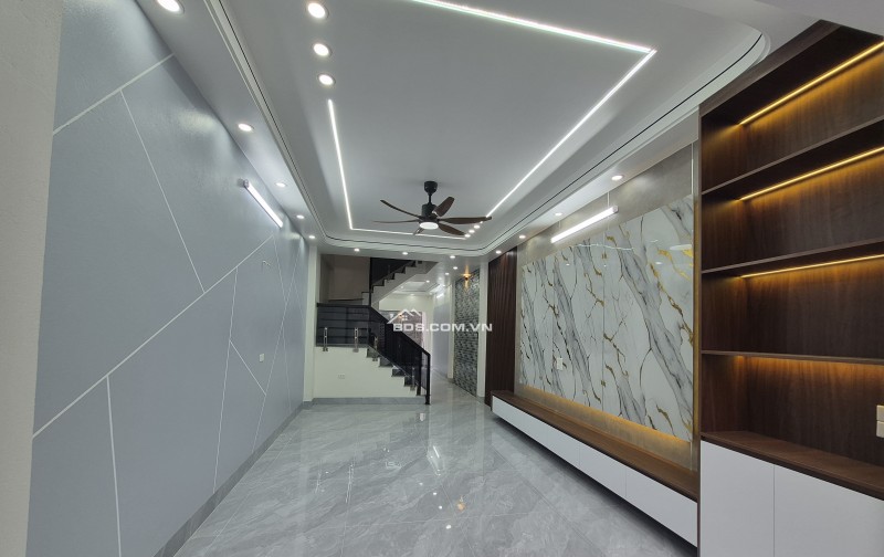 BÁN NHÀ ĐẸP 3.2 TỶ 3 TẦNG 67M2 CÓ SÂN ĐỂ Ô TÔ NGÕ HÀN THUYÊN