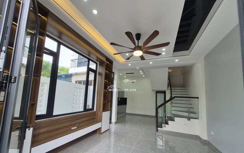 BÁN NHÀ ĐẸP 2.2 TỶ 3 TẦNG 45M2 ( ĐÔNG NAM ) NGÕ CẦU ĐÔNG