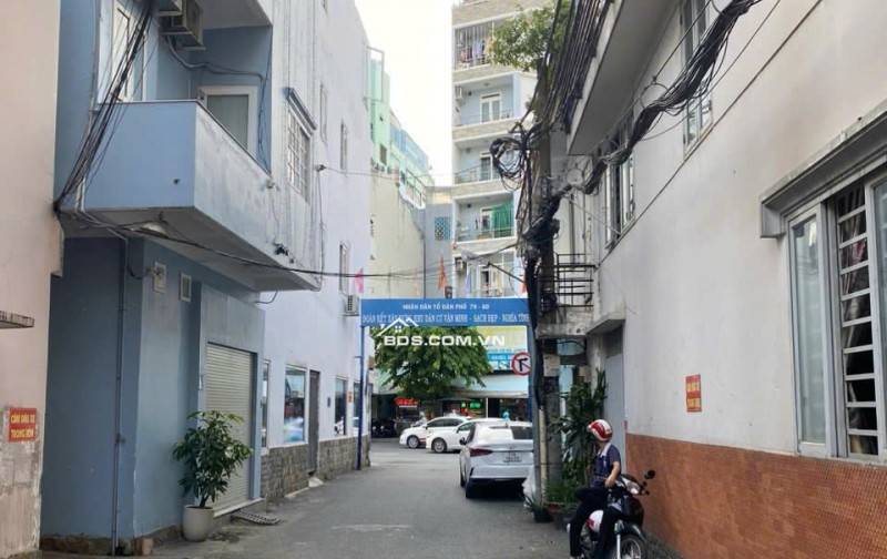 Bán nhà 2 mặt tiền 1 trệt 4 lầu 1 sân thượng Bạch Đằng TB