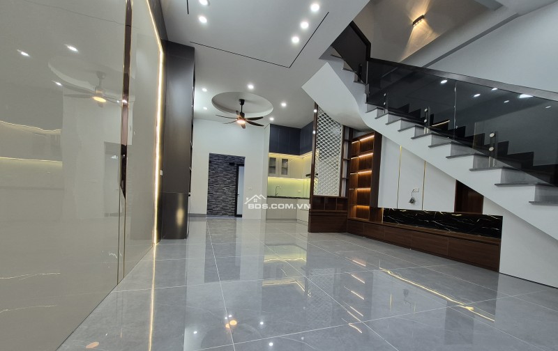 BÁN NHÀ SIÊU ĐẸP 3.8 TỶ 4 TẦNG 70M2 VỊ TRÍ ĐẸP NGAY ĐƯỜNG 52 MÉT