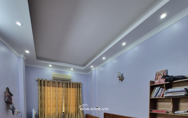 BÁN NHÀ ĐẸP 2.2 TỶ 3 TẦNG 48M2 NGÕ RỘNG VÀ NGẮN PHỐ BẾN NGỰ