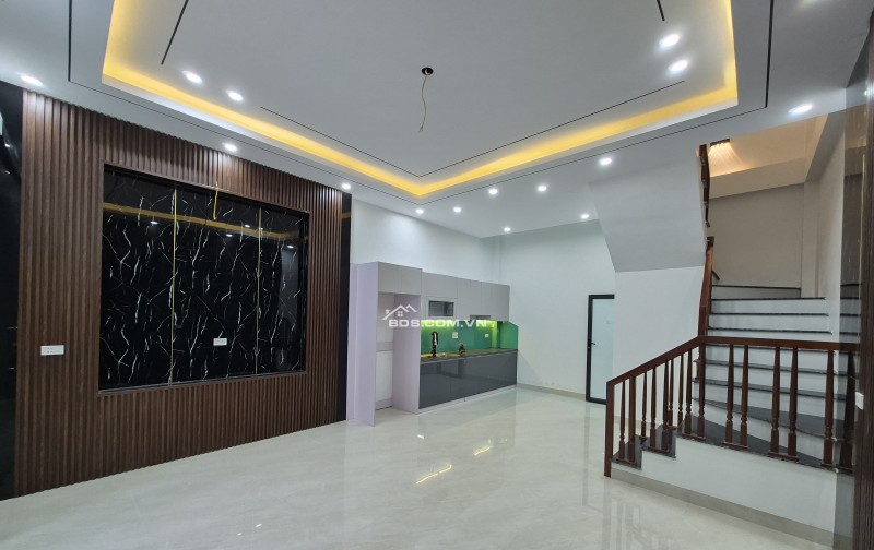 BÁN NHÀ ĐẸP 2.5 TỶ 3 TẦNG 50M2 XÂY ĐỘC LẬP NGÕ GIẢI PHÓNG