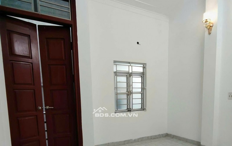 BÁN NHÀ ĐẸP 1.38 TỶ 2.5 TẦNG 36M2 ( ĐÔNG BẮC ) NGÕ ĐƯỜNG 19/5