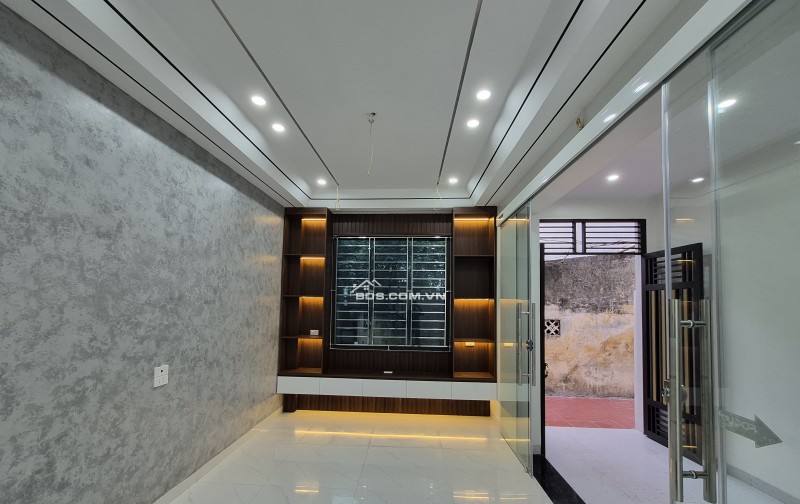 BÁN NHÀ ĐẸP 2.55 TỶ 3 TẦNG 52M2 NGÕ CỰC NGẮN ĐƯỜNG CÙ CHÍNH LAN