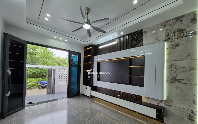 BÁN NHÀ ĐẸP 2.89 TỶ 3 TẦNG 60M2 Ô TÔ ĐỖ CỬA NGÕ ĐƯỜNG KÊNH