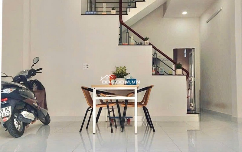 Giảm mạnh nhà mặt tiền TL 10m 76m2 ngang 5m gần chợ Phạm Văn Bạch ga T3 Tân Bình 5.99 tỷ.