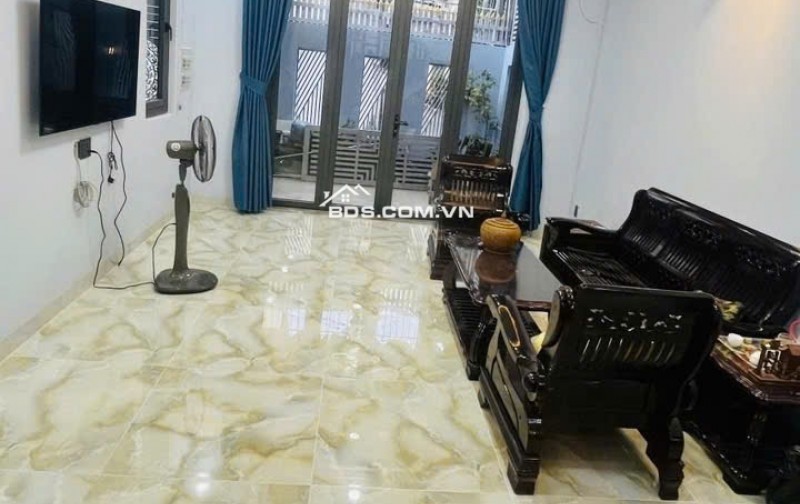 Bán nhà 3 lầu HXH Nguyễn Văn Khối ngang 8m 120m2 gần CV Làng Hoa vài căn ra MT chỉ 15 tỷ.
