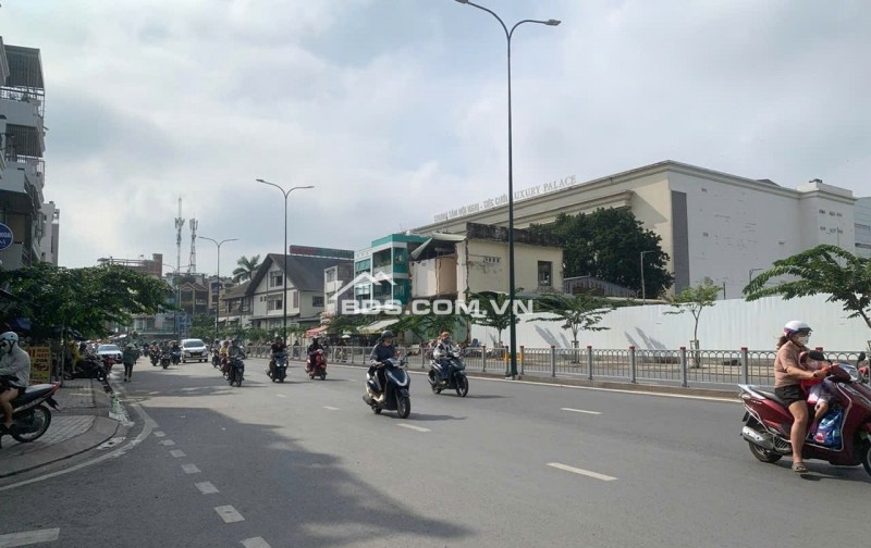 CHDV hẻm 254 Dương Quảng Hàm 150m2 ngang 5m 21PN 6 lầu T.máy TN 110tr gần Vin 19.5 tỷ.