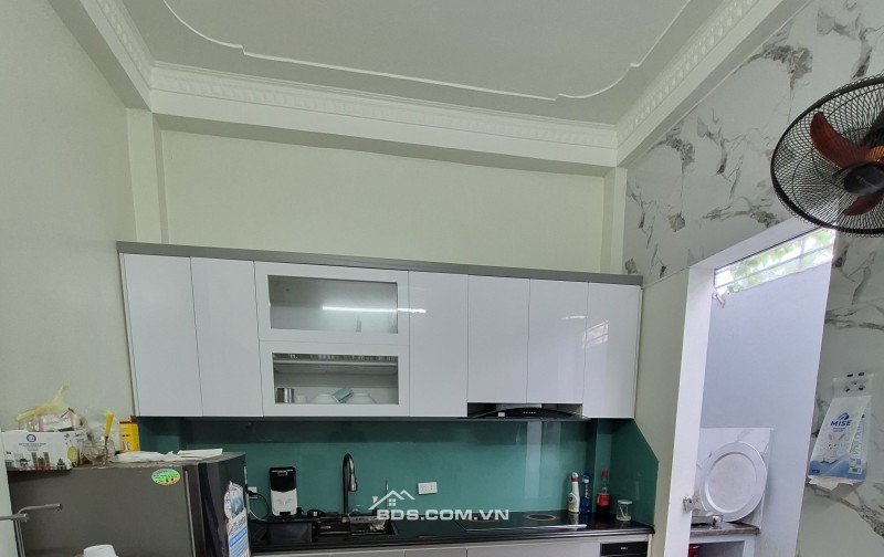 BÁN NHÀ ĐẸP 1.8 TỶ 2.5 TẦNG 41M2  NGÕ RỘNG NGẮN ĐƯỜNG 19/5