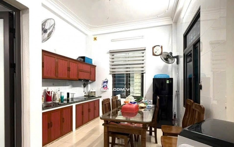 BÁN NHÀ DÂN XÂY ĐẸP 1.99 TỶ 3 TẦNG 50M2  NGÕ ĐƯỜNG NGÔ TẤT TỐ