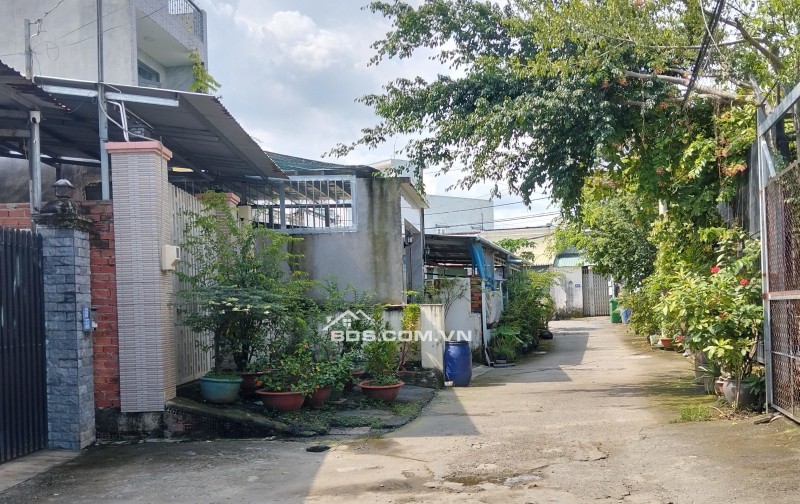 3.3 TỶ  140M2_ NGANG 8.5M2 CỰC HIẾM _ XÂY DỰNG ĐƯỢC 5 TẦNG _ KO LỘ GIỚI _ KO QUY HOẠCH