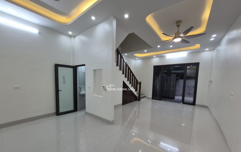 BÁN NHÀ 2.09 TỶ 3 TẦNG 61M2 NGÕ NGẮN KHU LỘNG ĐỒNG - VĂN CAO