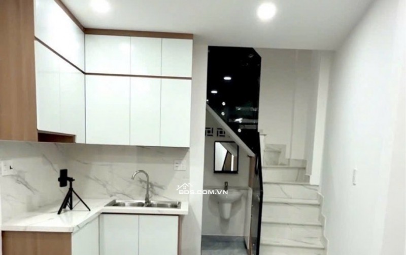 NHÀ ĐẸP – GIÁ TỐT – SỔ HỒNG RIÊNG – DỌN VÀO Ở NGAY! 
 CHỈ 2,89 TỶ – CÓ NGAY CĂN NHÀ 3 TẦNG KIÊN CỐ!