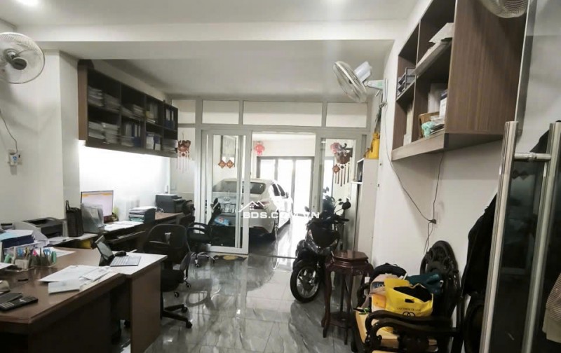 Bán nhà 2 mặt tiền 1 trệt 4 lầu 1 sân thượng Bạch Đằng TB
