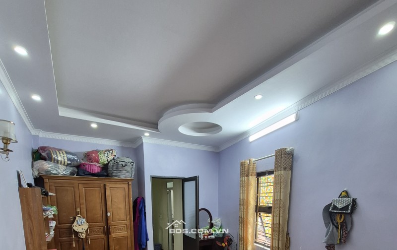 BÁN NHÀ ĐẸP 2.2 TỶ 3 TẦNG 48M2 NGÕ RỘNG VÀ NGẮN PHỐ BẾN NGỰ