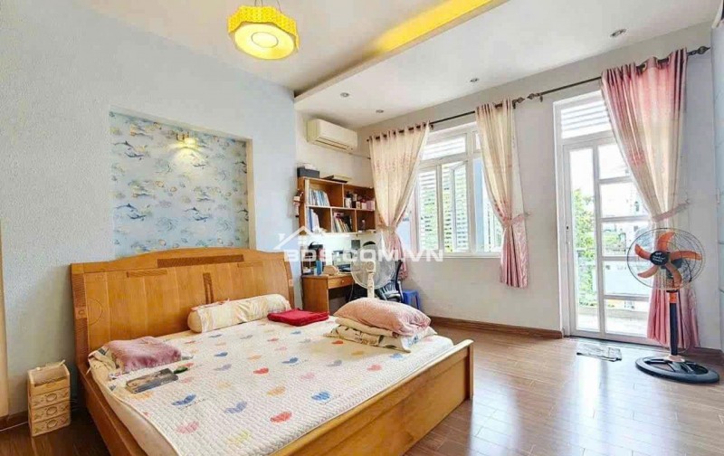 Bán nhà MTKD ngay BV Hồng Đức 80m2 5 lầu Thống Nhất KD đa ngành tiện mở PK chỉ 11.3 tỷ.