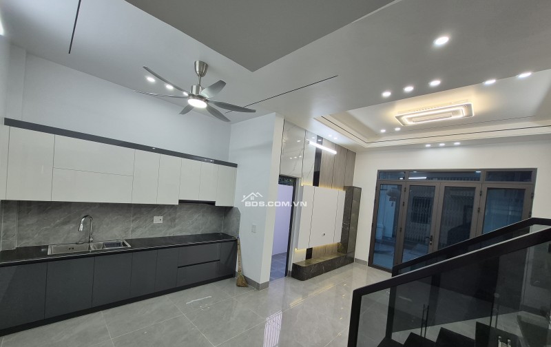 BÁN NHÀ 3.2 TỶ 4 TẦNG 45.3M2 Ô TÔ ĐỖ CỬA NGÕ NGẮN ĐƯỜNG KÊNH
