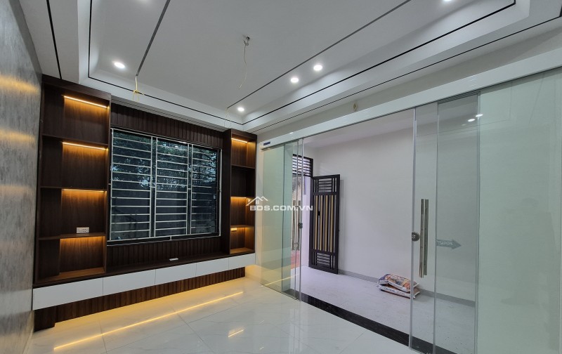 BÁN NHÀ ĐẸP 2.55 TỶ 3 TẦNG 52M2 NGÕ CỰC NGẮN ĐƯỜNG CÙ CHÍNH LAN