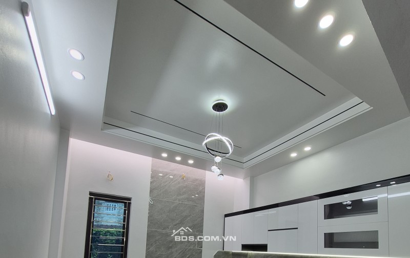 BÁN NHÀ ĐẸP 2.89 TỶ 3 TẦNG 60M2 Ô TÔ ĐỖ CỬA NGÕ ĐƯỜNG KÊNH