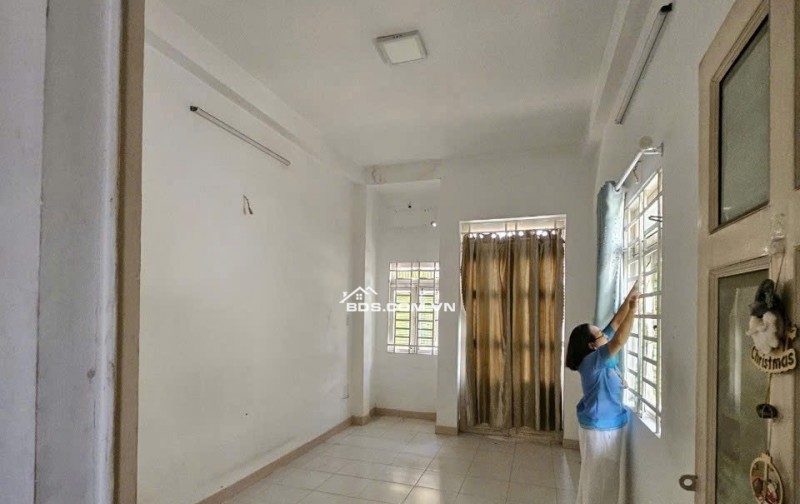 Bán nhà 1 trệt 2 lầu mặt tiền đường Hiệp Thành 26, Q12