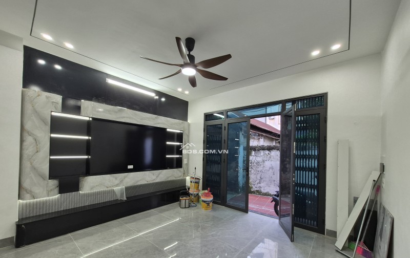 BÁN NHÀ 2.7 TỶ 3 TẦNG 46M2 Ô TÔ ĐỖ CÁCH NHÀ 10M NGÕ QUÂN NHÂN