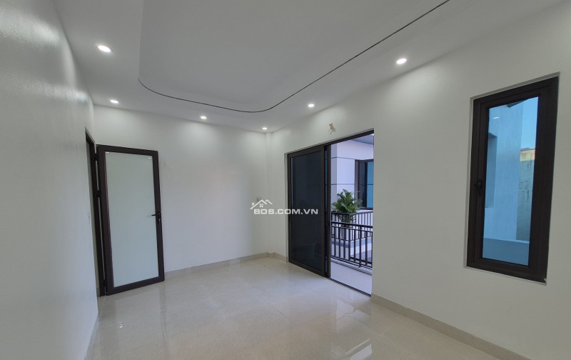 BÁN NHÀ ĐẸP 2.05 TỶ 3 TẦNG 45M2 NGÕ THẲNG NGẮN ĐƯỜNG VĂN CAO