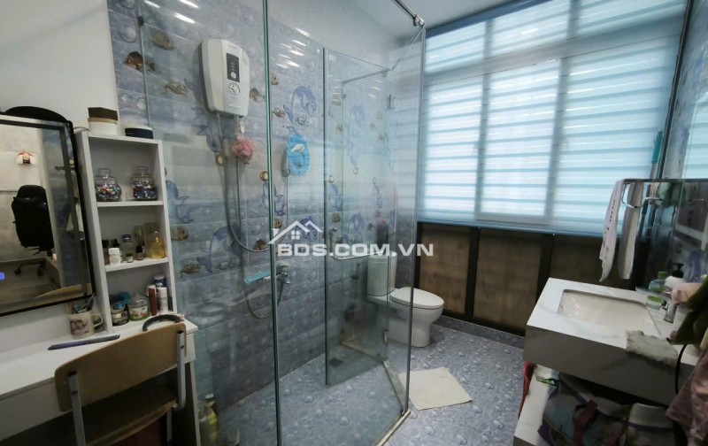 Bán nhà 2 mặt tiền 1 trệt 4 lầu 1 sân thượng Bạch Đằng TB