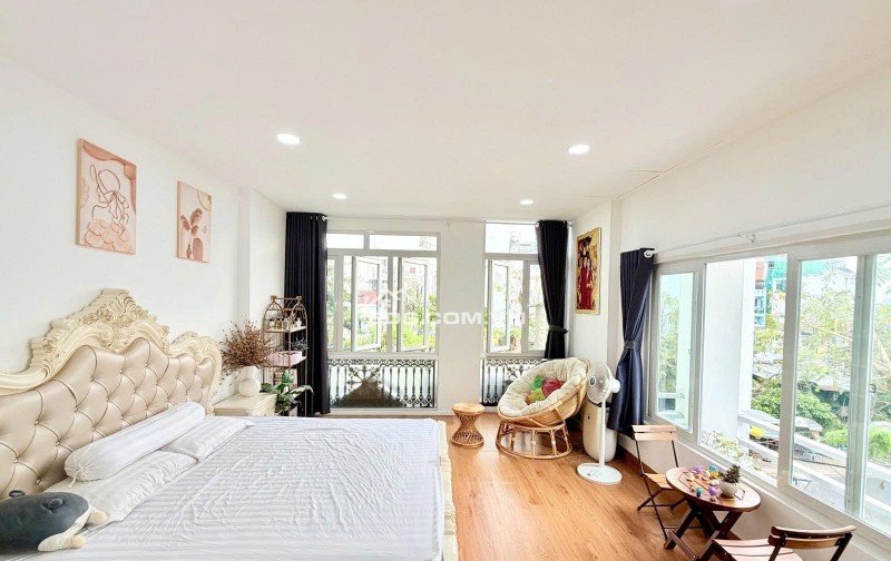 Nhà mặt tiền LÔ GÓC 5 lầu đẹp ngang 4.3m 65m2 Nguyễn Phúc Chu TB KD đa nghề 13.9 tỷ.