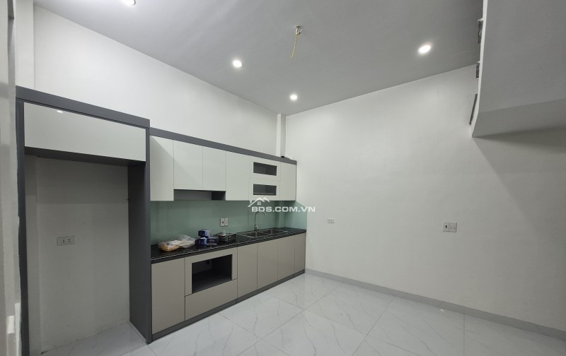 BÁN NHÀ ĐẸP 2.55 TỶ 3 TẦNG 52M2 NGÕ CỰC NGẮN ĐƯỜNG CÙ CHÍNH LAN